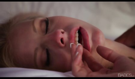 زوجين شابين يمارسون الجنس مع كاميرا ثابتة فيلم مغربي جنس