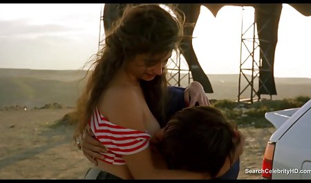 شقراء الساخنة في الملابس خمر سراويل النايلون يستمني فيلم تعليم الجنس لها كهف الرطب